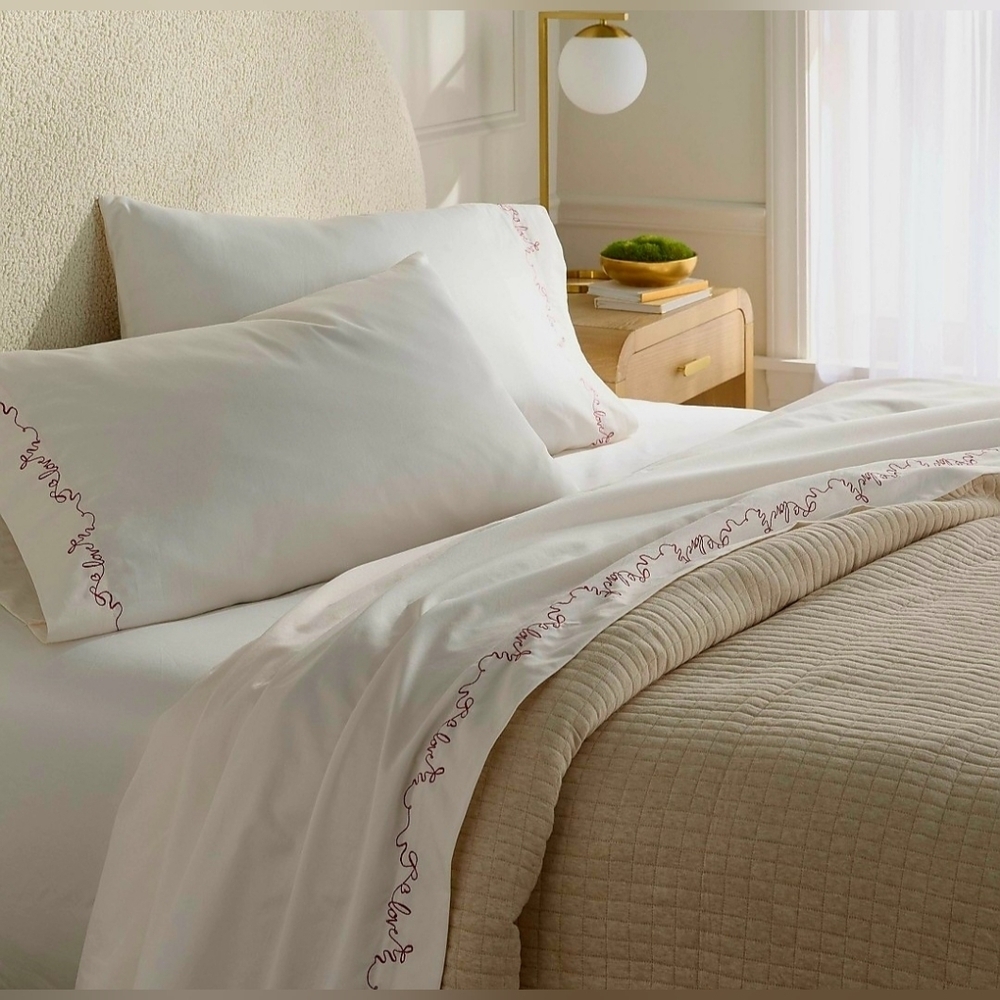 Threshold Queen 400 Thread Count Performance Sheet Set Ivory w Love Detailed Hem